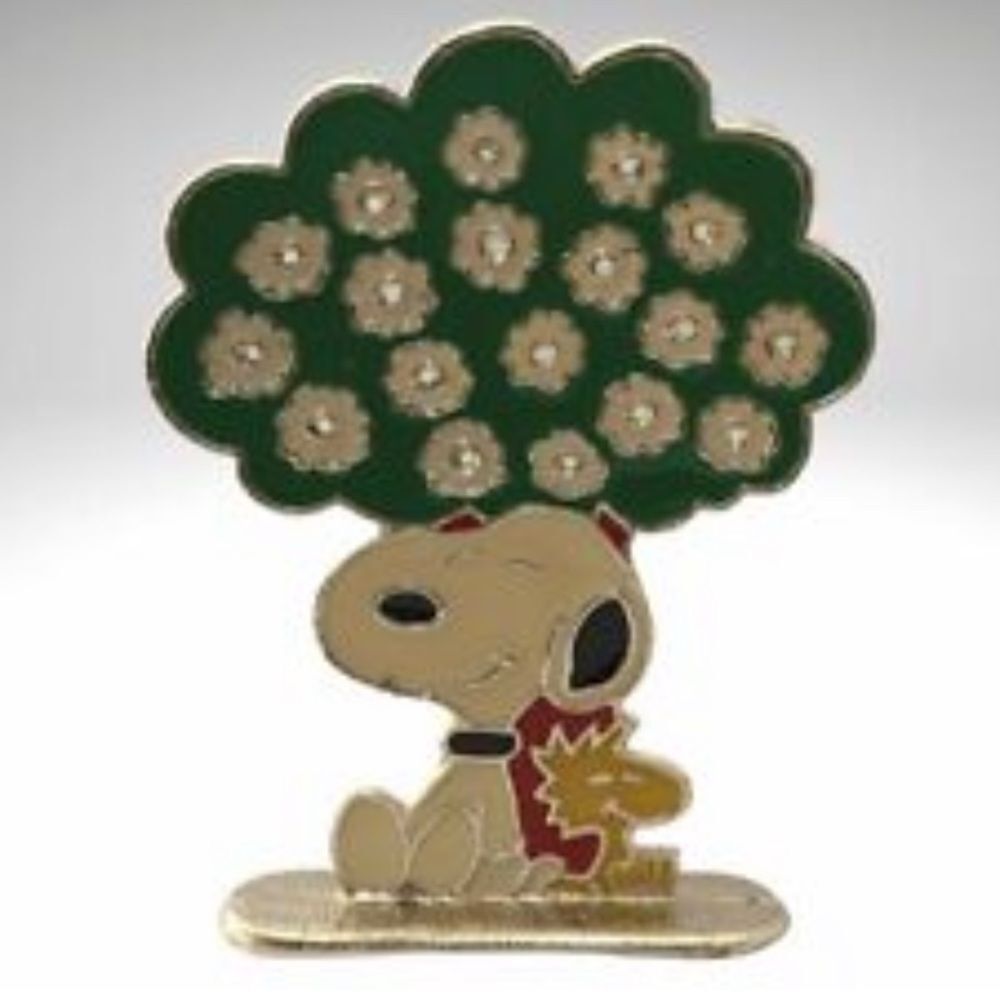 VTG 1958-1965 United Feature Syndicate INC And Woodstock Brass Peanuts Snoopy